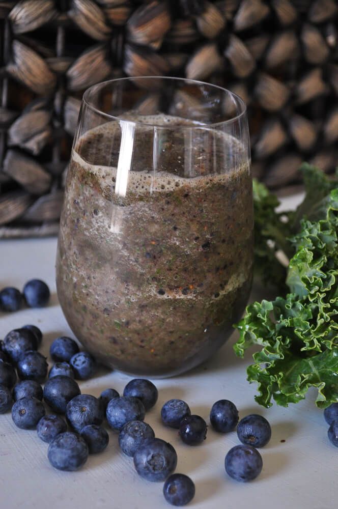 blueberry pineapple kale smoothie